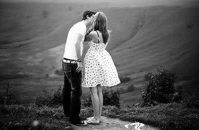 Black White Kiss