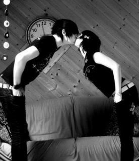 Goth Kissers